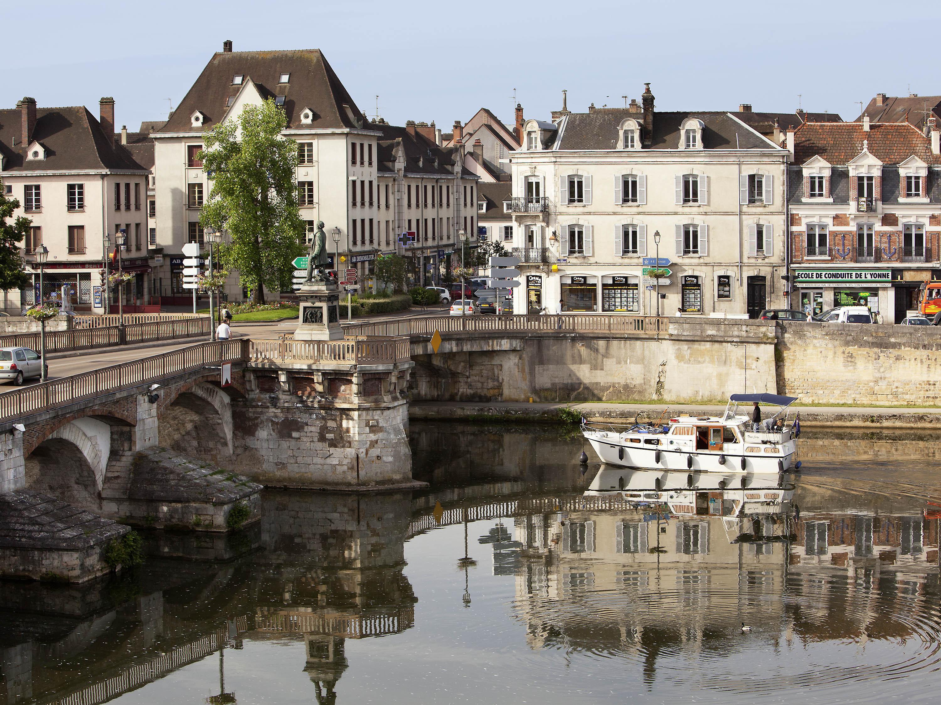 Hôtel ibis Styles Auxerre Nord Exterior foto
